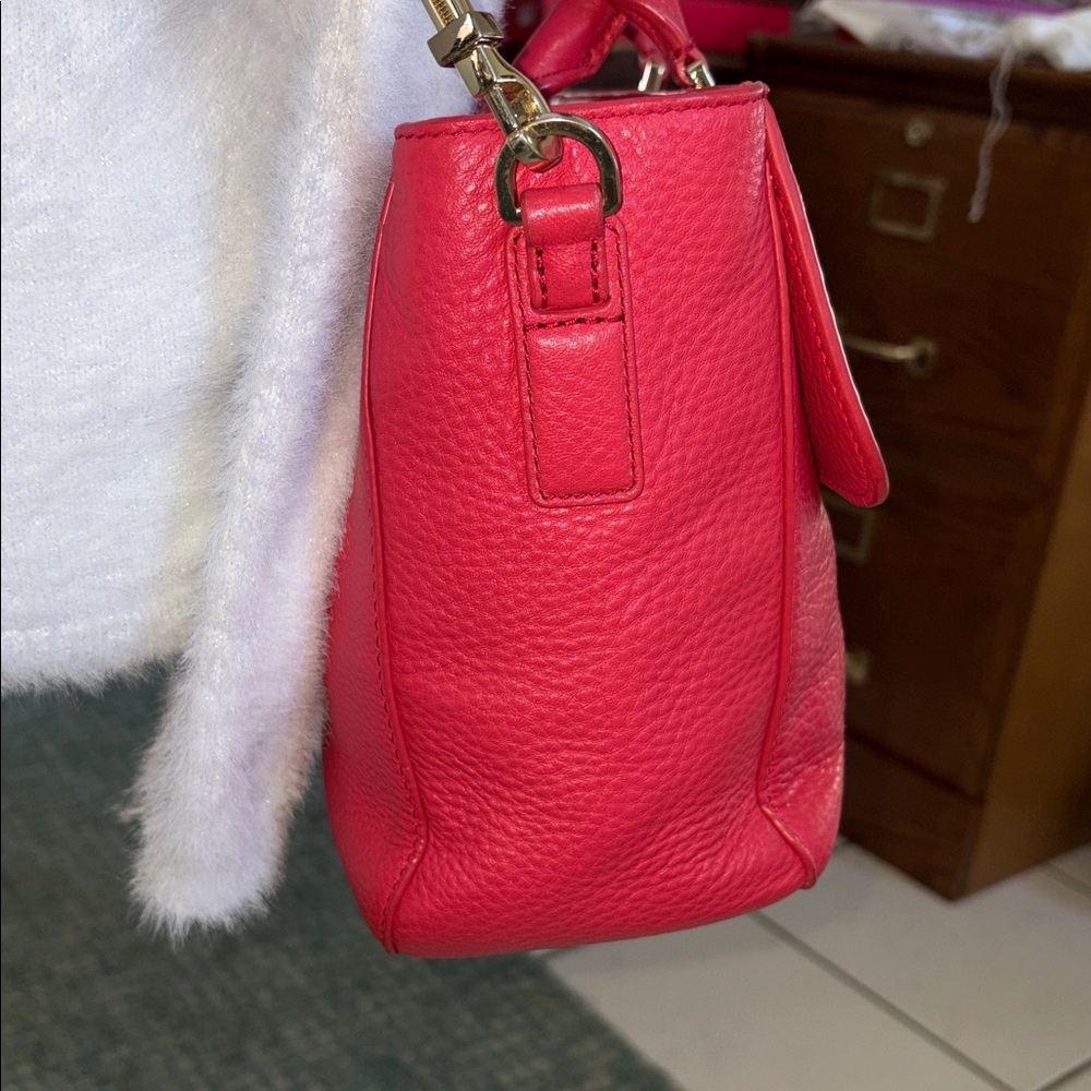 Tory Burch  Satchel  crossbody bag
Pebbled Leather  Red  front pocket, gold tone - Picture 5 of 17